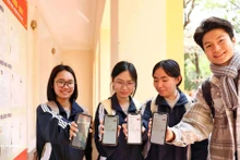 1800余名河内国民经济大学学生选民已准备好迎接这一重要日子，并在VNeID应用上“晒出”自己的投票地点。（图片来源：越通社）