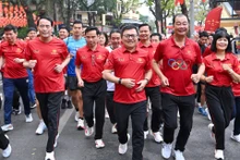 首都河内视频热情参加奥林匹克跑步日活动。