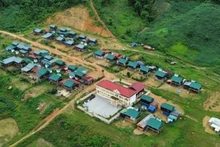 越南政府要求于2026年1月31日前完成因灾损毁住房重建安置工作。（图片来源：VGP）