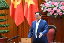 范明正总理在会上发表讲话。（陈海 摄）