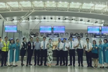 中国春秋航空正式开通两条定期国际往返航线，连接上海、宁波与越南首都河内。