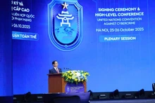 范明正总理发表讲话。