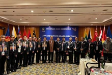 参加2025年东盟老兵联合会第24届大会的越南代表团。