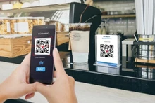 游客扫二维码支付。