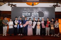 摄制组在电影项目《最后一颗子弹》亮相仪式。
