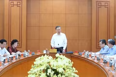 越共中央总书记、国家主席苏林主持会议。