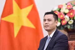 越南外交部副部长邓黄江。