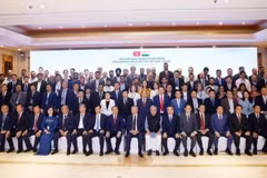 越共中央总书记、国家主席苏林同各位代表出席5日6月举行的越印创新论坛。