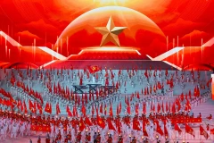 “在党的光荣旗帜下"特别艺术晚会的表演节目之一。