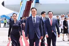 泰王国总理阿努廷·参威拉军抵达河内，开始对越南进行正式访问并出席第三届东盟未来论坛。（越通社：越通社）