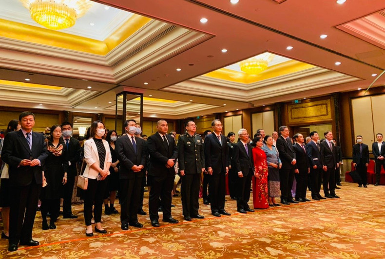 参加招待会的嘉宾。(杜有兴 摄) 参加招待会的嘉宾。(杜有兴 摄)
