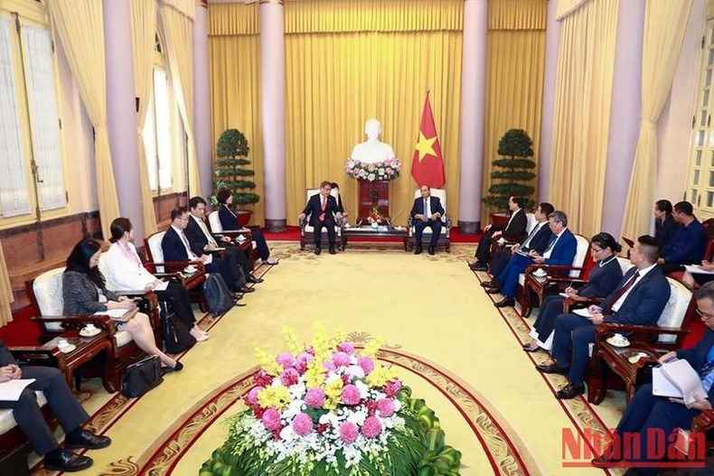 会见场景。 会见场景。