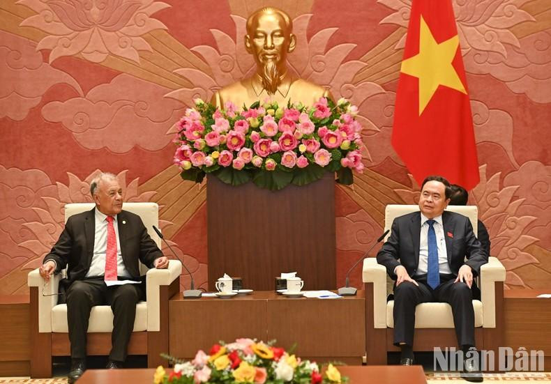 国会常务副主席会见墨西哥劳动党总书记阿尔贝托•安纳亚•古铁雷斯。 国会常务副主席会见墨西哥劳动党总书记阿尔贝托•安纳亚•古铁雷斯。