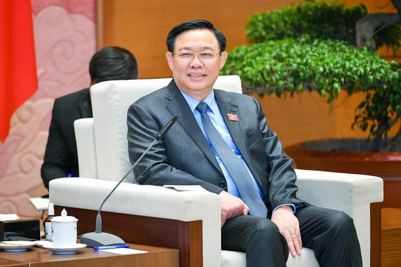 国会主席王廷惠发言。 国会主席王廷惠发言。
