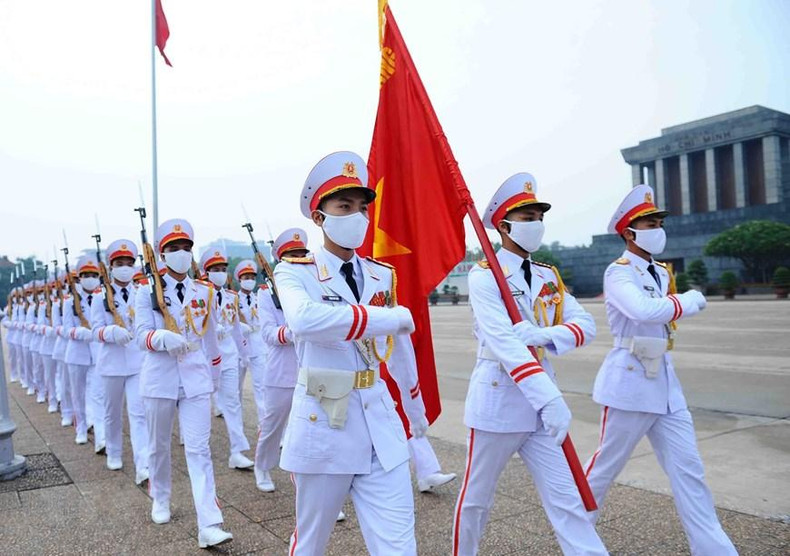 升旗仪式标兵队由37人组成。(图片来源:越通社) 升旗仪式标兵队由37人组成。(图片来源:越通社)