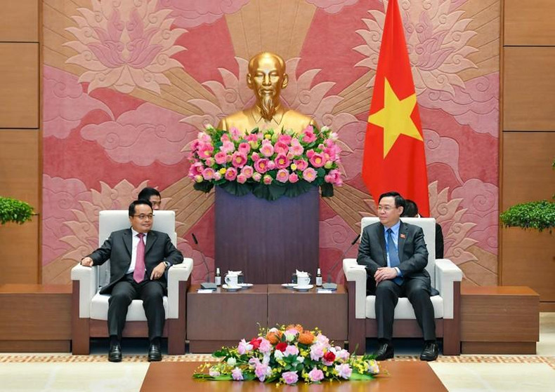 越南国会主席王廷惠会见老挝国家审计署审计长Viengthavisone Thephachanh。 越南国会主席王廷惠会见老挝国家审计署审计长Viengthavisone Thephachanh。