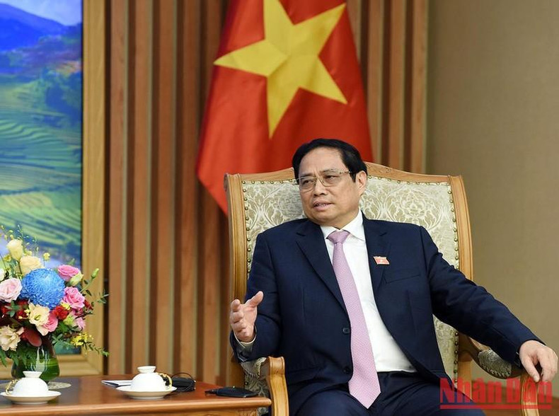 范明正总理强调,国防安全是两国关系中的重要支柱,提议双方继续发挥所取得的良好成效,在任何情况下,特别是当前充满困难和挑战的背景下坚定维护国家国防安全与治安秩序。 范明正总理强调,国防安全是两国关系中的重要支柱,提议双方继续发挥所取得的良好成效,在任何情况下,特别是当前充满困难和挑战的背景下坚定维护国家国防安全与治安秩序。