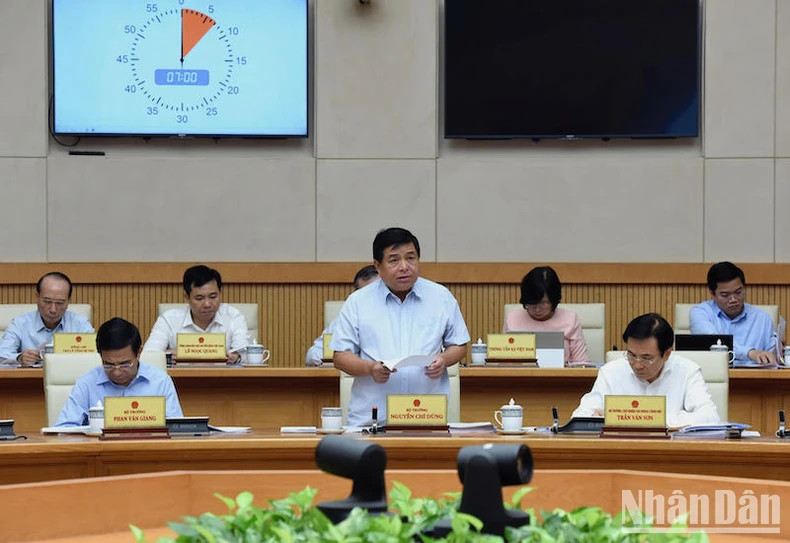 越南计划投资部部长阮志勇发表讲话。 越南计划投资部部长阮志勇发表讲话。