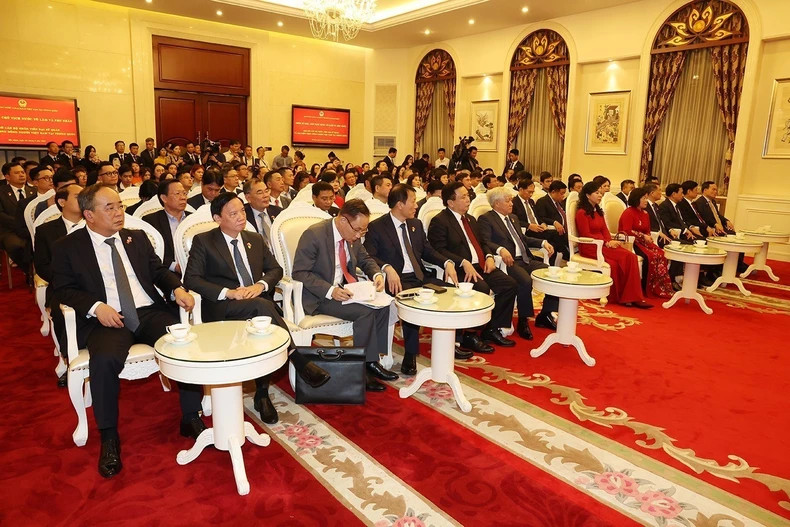 与会代表。 与会代表。