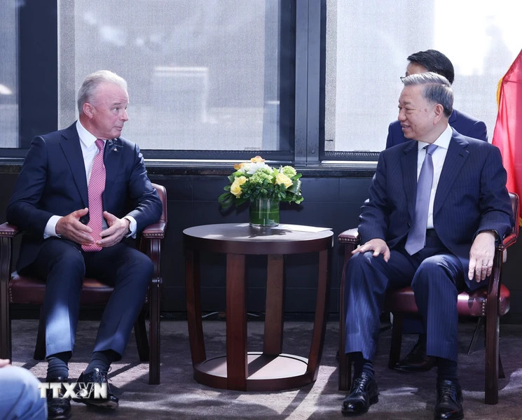 越共中央总书记、国家主席苏林在纽约会见波音全球集团总裁布兰登·纳尔逊。（图片来源：越通社）