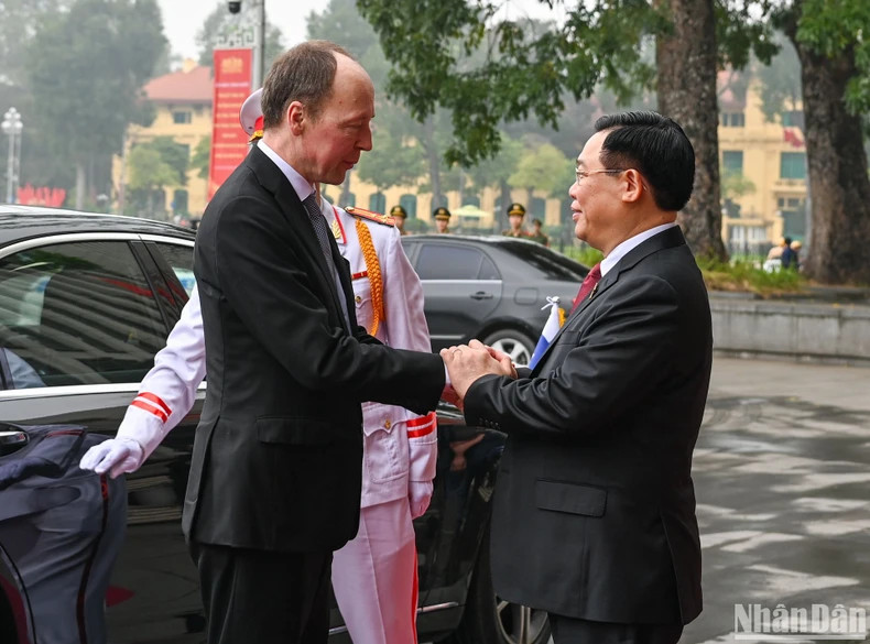 国会主席王廷惠欢迎芬兰议会议长尤西·哈拉阿霍访越。 国会主席王廷惠欢迎芬兰议会议长尤西·哈拉阿霍访越。