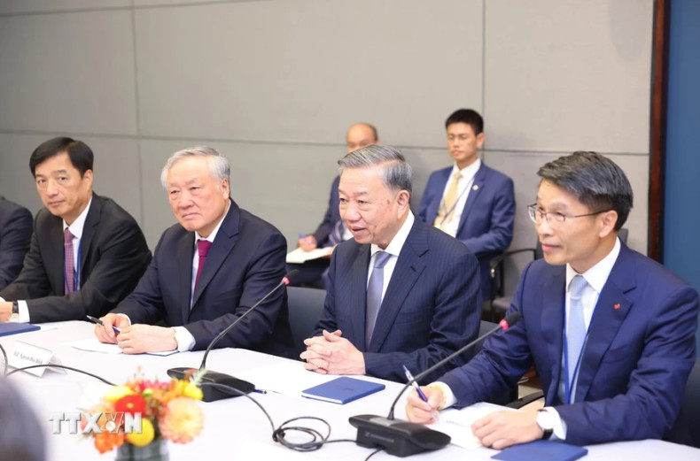 越共中央总书记、国家主席苏林在会见美国亚洲协会主席兼首席执行官康京和中发表讲话。（图片来源：越通社）