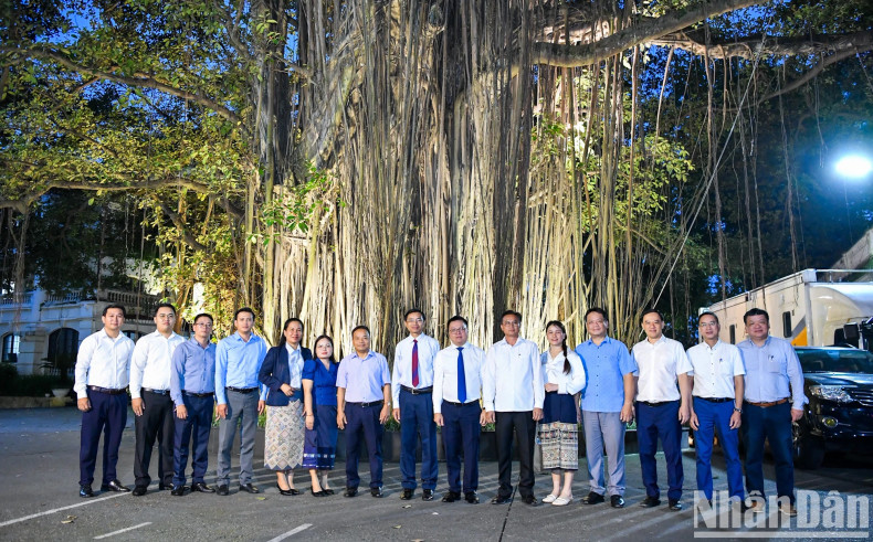 各位代表合影。