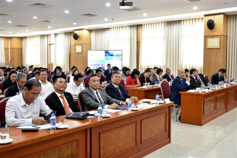 与会代表。 与会代表。