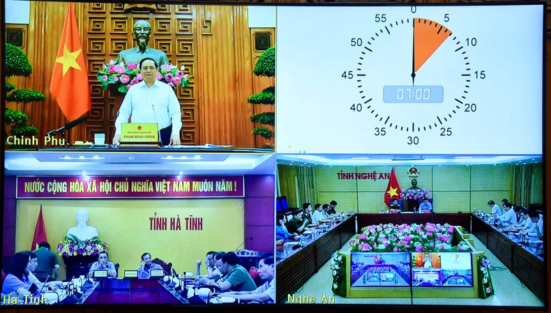 主会场为政府办公厅总部，与义安和河静省两省连线。