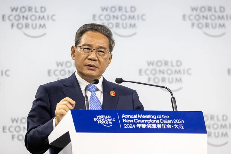 中国国务院总理李强在全体会议上发表讲话。 中国国务院总理李强在全体会议上发表讲话。