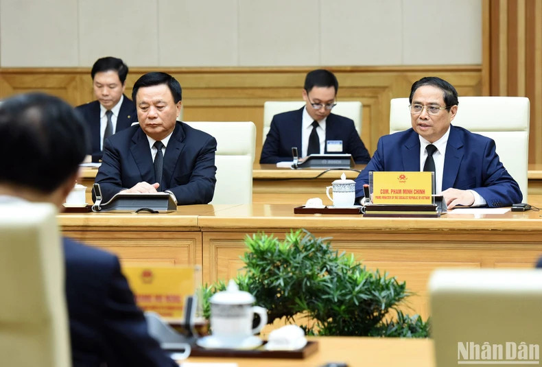 范明正总理在会见中发表讲话。