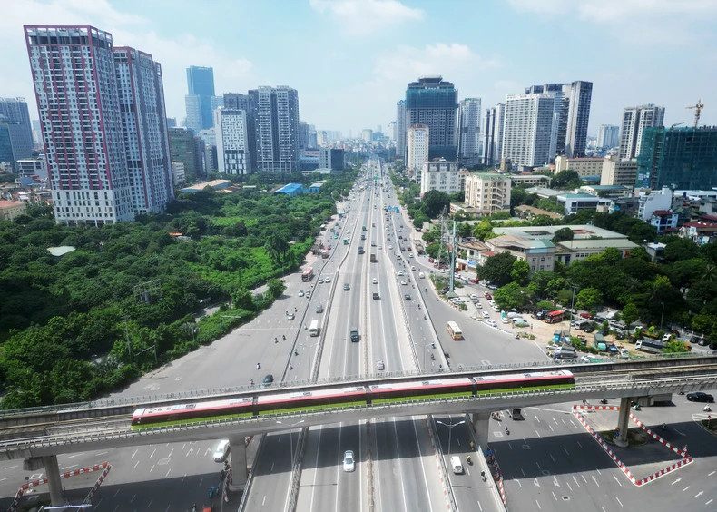 地铁呠—河内火车站全长12.5公里，其中高架段（呠—纸桥站）长8.5公里，地下部分（纸桥—河内火车站）长4公里。