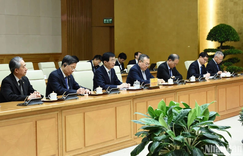 出席会见的中国代表团。