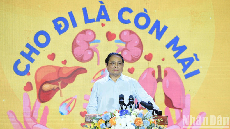 范明正总理在启动仪式上发表讲话。