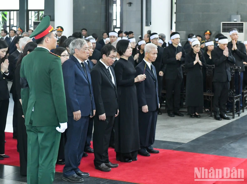 越通社代表团吊唁越共中央总书记阮富仲逝世。