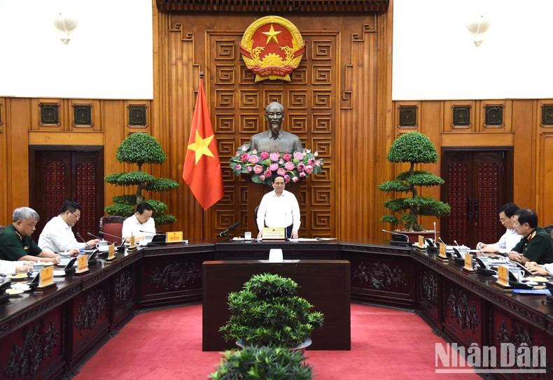 范明正总理发表讲话。