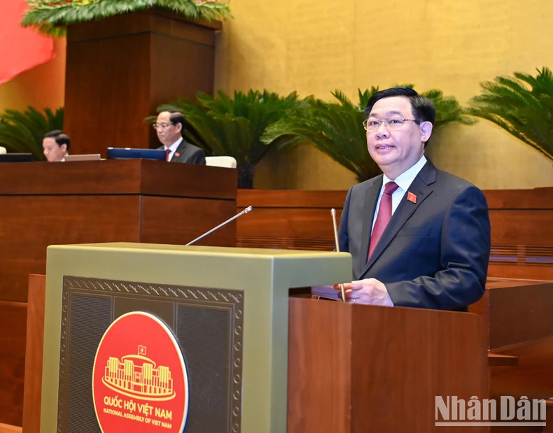 越南国会主席王廷惠在会议上致开幕词。 越南国会主席王廷惠在会议上致开幕词。