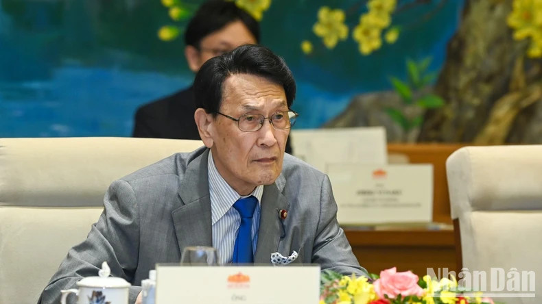 日本自民党政务调查会长渡海纪三朗发表讲话。 日本自民党政务调查会长渡海纪三朗发表讲话。