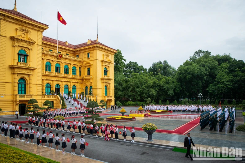 东帝汶总统若泽·拉莫斯·奥尔塔欢迎仪式在主席府举行。 东帝汶总统若泽·拉莫斯·奥尔塔欢迎仪式在主席府举行。