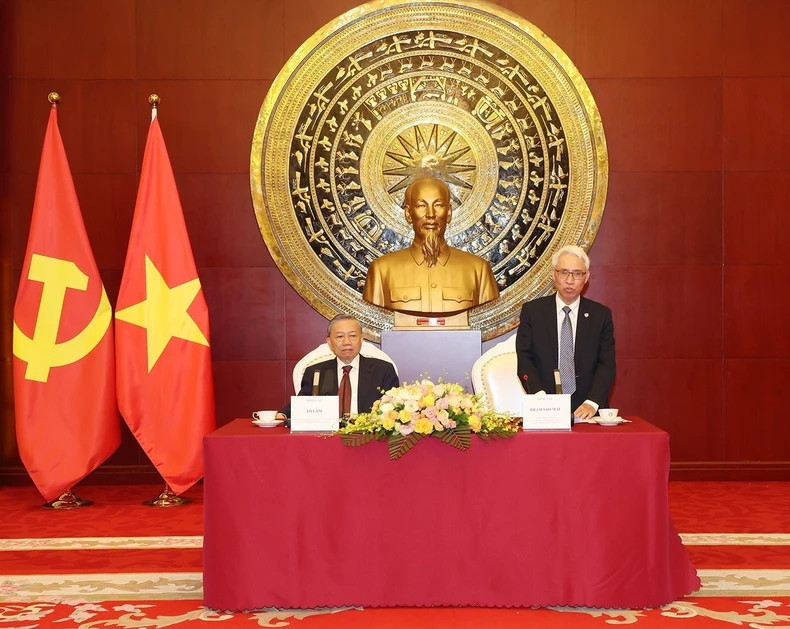 越南驻华大使范星梅发表讲话。 越南驻华大使范星梅发表讲话。