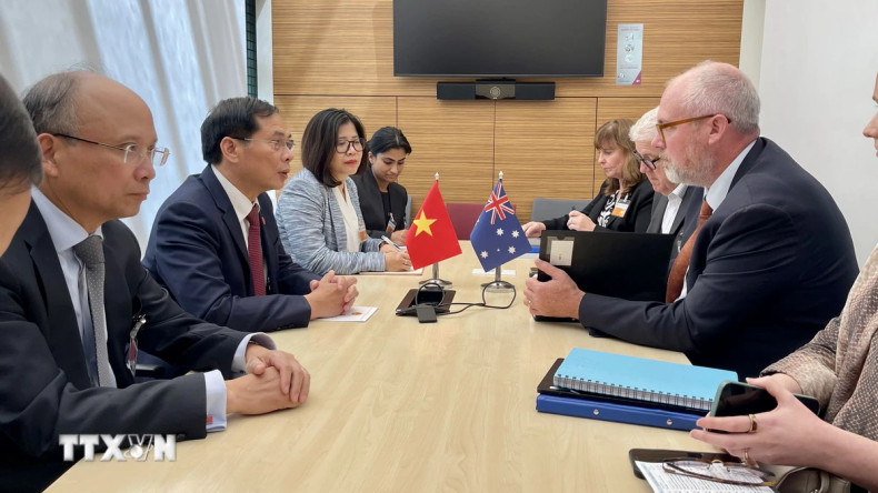 裴青山部长会见澳大利亚助理贸易部长蒂姆·艾尔斯。（图片来源：越通社）