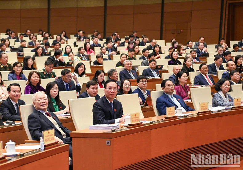 越南国家广播电台(VOV1)、越南电视台(VTV1)和越南国会电视频道将进行现场直播。 越南国家广播电台(VOV1)、越南电视台(VTV1)和越南国会电视频道将进行现场直播。