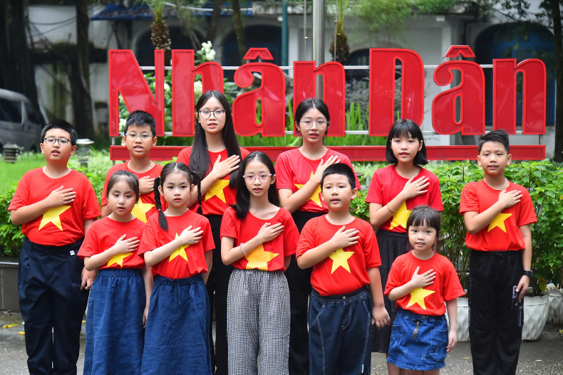 在《人民报》社总部举行的阮富仲总书记图片展将于8月25日闭幕。 在《人民报》社总部举行的阮富仲总书记图片展将于8月25日闭幕。