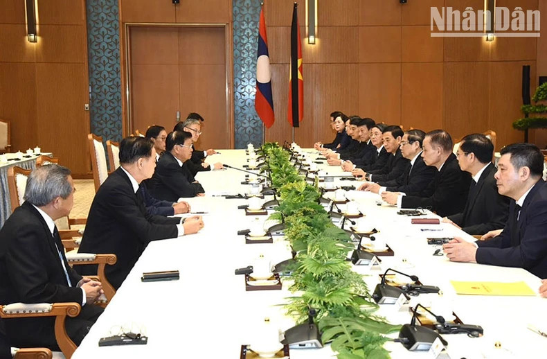 会见场景。 会见场景。