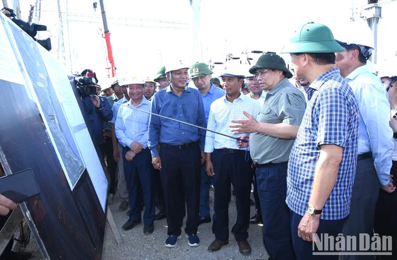 范明正总理视察并督导广泽（广平）—浦诺(兴安) 清化省地段500千伏三回输电线路建设工作。