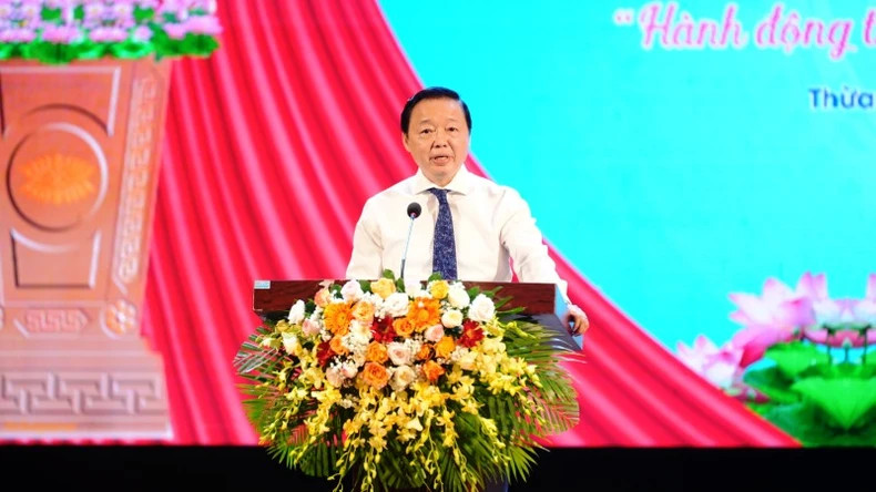 陈红河副总理在仪式上致辞。 陈红河副总理在仪式上致辞。