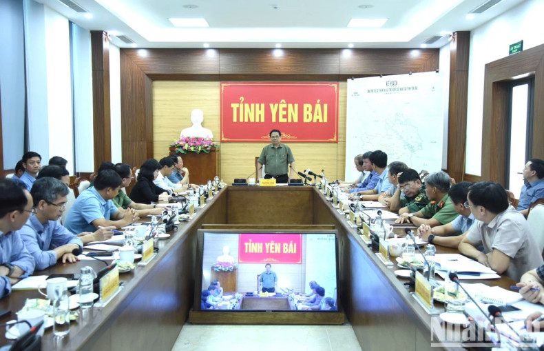 范明正总理同安沛省领导代表举行工作会议。 范明正总理同安沛省领导代表举行工作会议。