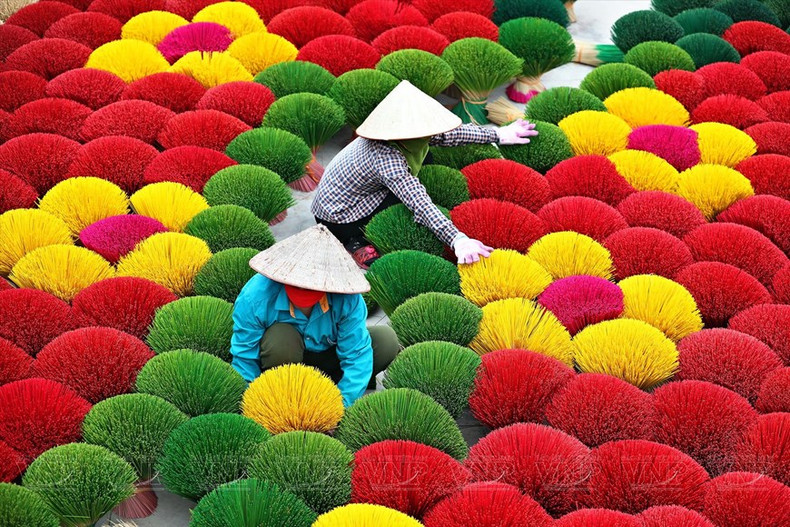 游览此地,人们很容易见到昔日北部平原乡村美景的印迹,也感受到其现代化的生活节奏。 游览此地,人们很容易见到昔日北部平原乡村美景的印迹,也感受到其现代化的生活节奏。
