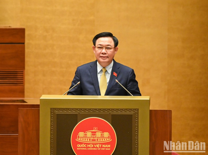 越南国会主席王廷惠在会上致闭幕词。 越南国会主席王廷惠在会上致闭幕词。