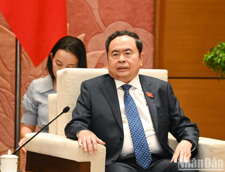 越南国会主席陈青敏发表讲话。 越南国会主席陈青敏发表讲话。